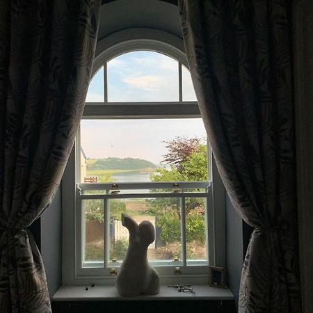 Dylan Thomas Sea View Bed & Breakfast Laugharne Exterior photo
